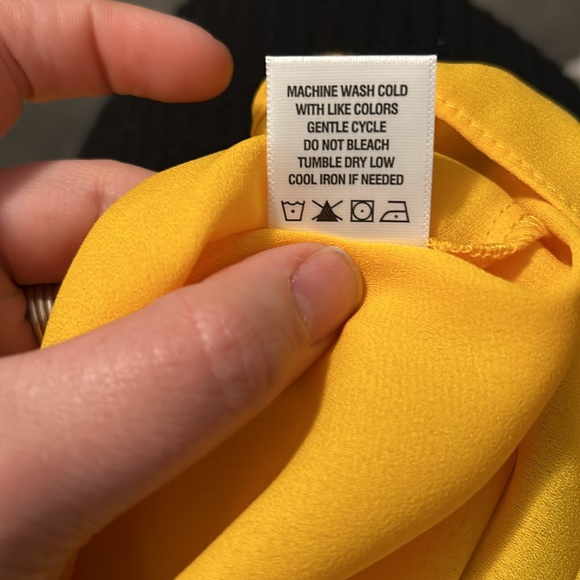 NWT Cynthia Steffe Flutter sleeve blouse - Picture 5 of 6